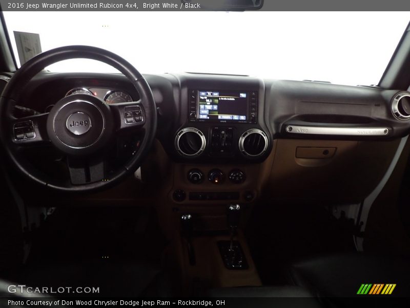 Bright White / Black 2016 Jeep Wrangler Unlimited Rubicon 4x4