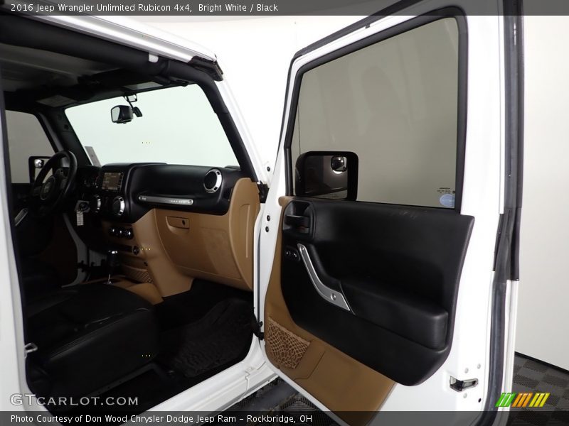Bright White / Black 2016 Jeep Wrangler Unlimited Rubicon 4x4