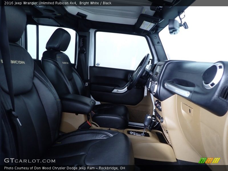 Bright White / Black 2016 Jeep Wrangler Unlimited Rubicon 4x4