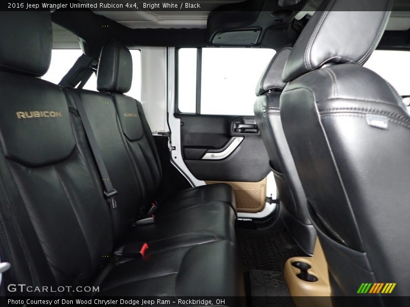 Bright White / Black 2016 Jeep Wrangler Unlimited Rubicon 4x4