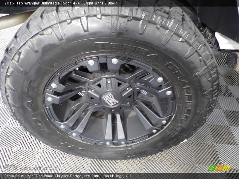 Bright White / Black 2016 Jeep Wrangler Unlimited Rubicon 4x4