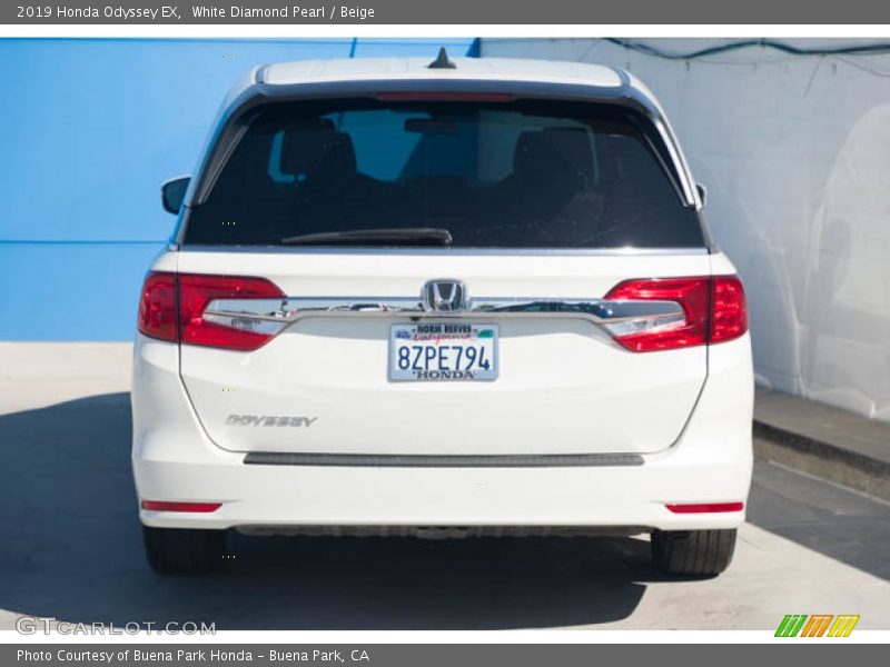 White Diamond Pearl / Beige 2019 Honda Odyssey EX