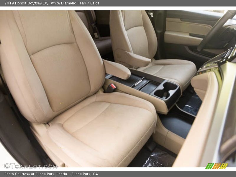 White Diamond Pearl / Beige 2019 Honda Odyssey EX