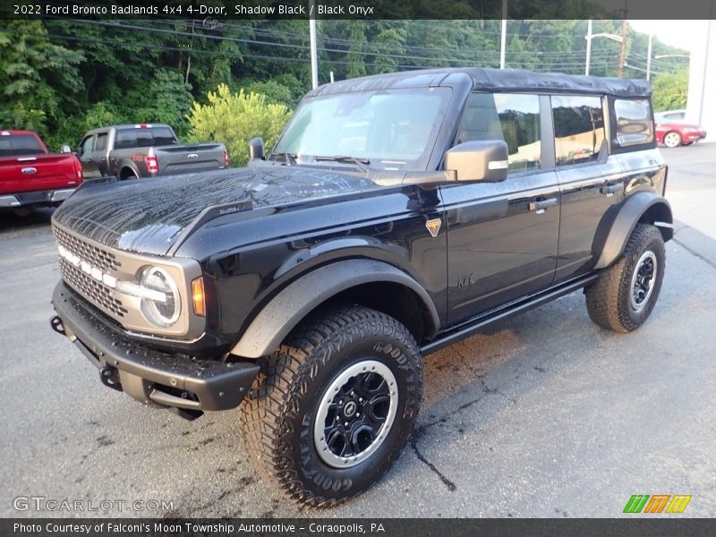 Front 3/4 View of 2022 Bronco Badlands 4x4 4-Door