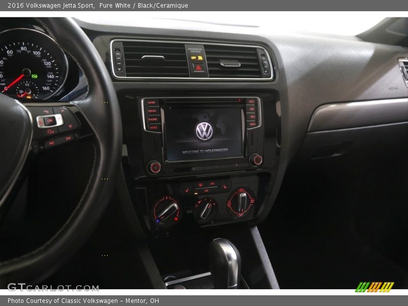 Pure White / Black/Ceramique 2016 Volkswagen Jetta Sport