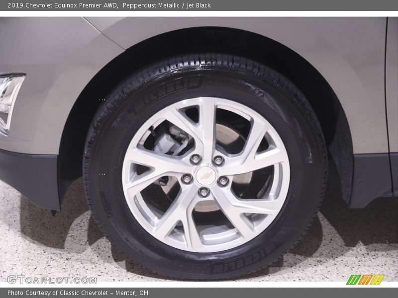 Pepperdust Metallic / Jet Black 2019 Chevrolet Equinox Premier AWD