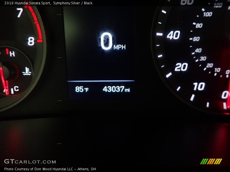 Symphony Silver / Black 2019 Hyundai Sonata Sport