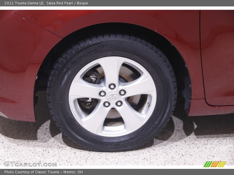 Salsa Red Pearl / Bisque 2011 Toyota Sienna LE
