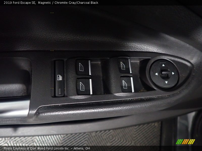 Magnetic / Chromite Gray/Charcoal Black 2019 Ford Escape SE