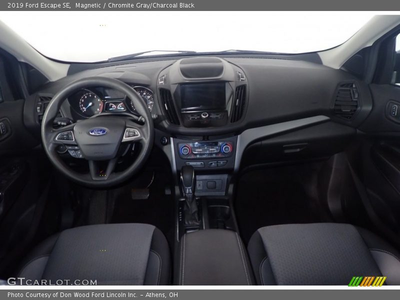 Magnetic / Chromite Gray/Charcoal Black 2019 Ford Escape SE