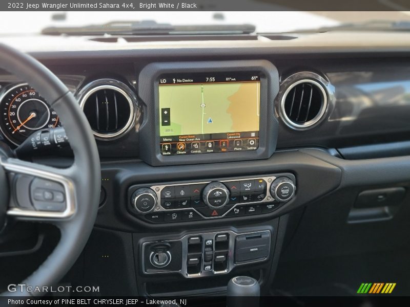 Bright White / Black 2022 Jeep Wrangler Unlimited Sahara 4x4
