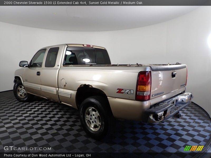 Sunset Gold Metallic / Medium Oak 2000 Chevrolet Silverado 1500 LS Extended Cab 4x4