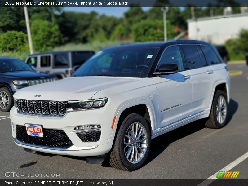 Bright White / Global Black 2022 Jeep Grand Cherokee Summit 4x4