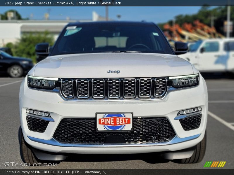 Bright White / Global Black 2022 Jeep Grand Cherokee Summit 4x4