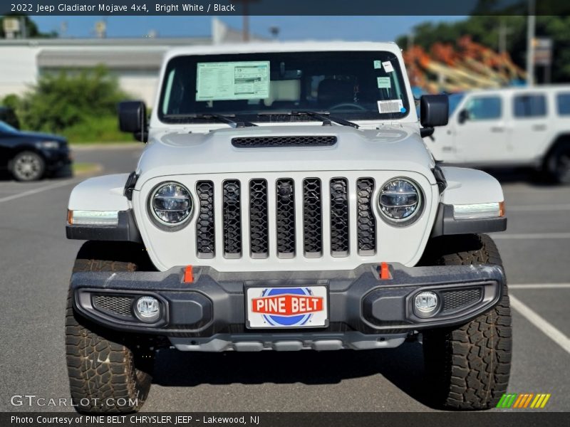 Bright White / Black 2022 Jeep Gladiator Mojave 4x4
