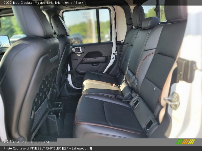 Bright White / Black 2022 Jeep Gladiator Mojave 4x4