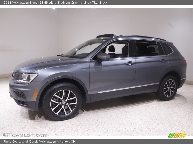 Platinum Gray Metallic / Titan Black 2021 Volkswagen Tiguan SE 4Motion