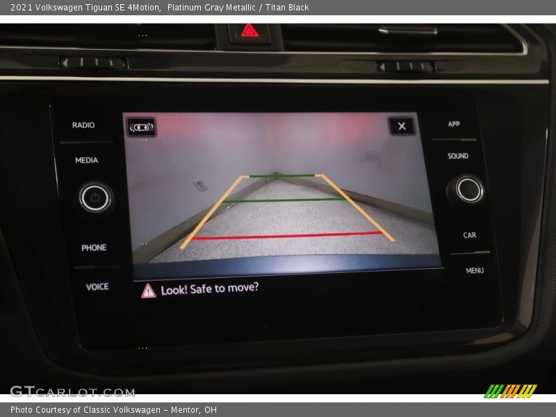 Platinum Gray Metallic / Titan Black 2021 Volkswagen Tiguan SE 4Motion