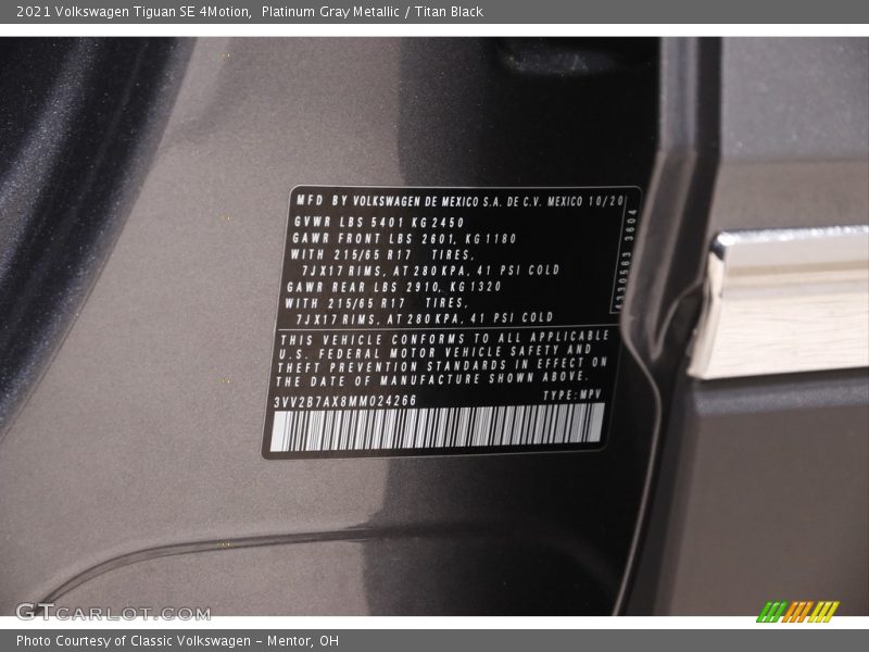 Platinum Gray Metallic / Titan Black 2021 Volkswagen Tiguan SE 4Motion