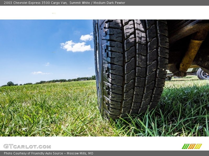 Summit White / Medium Dark Pewter 2003 Chevrolet Express 3500 Cargo Van