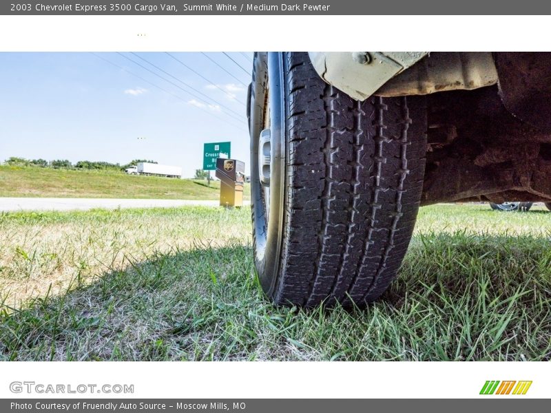 Summit White / Medium Dark Pewter 2003 Chevrolet Express 3500 Cargo Van