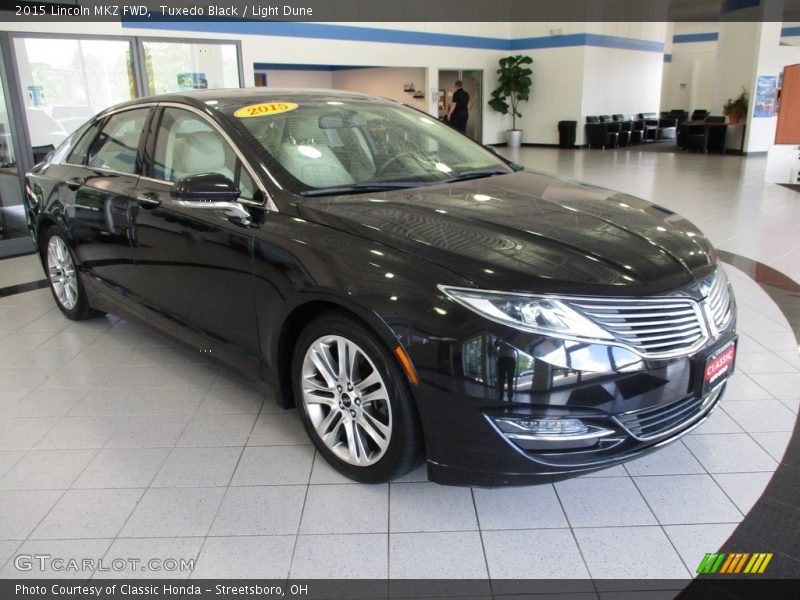 Front 3/4 View of 2015 MKZ FWD