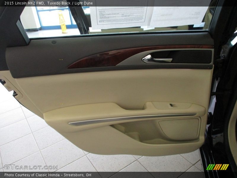 Tuxedo Black / Light Dune 2015 Lincoln MKZ FWD