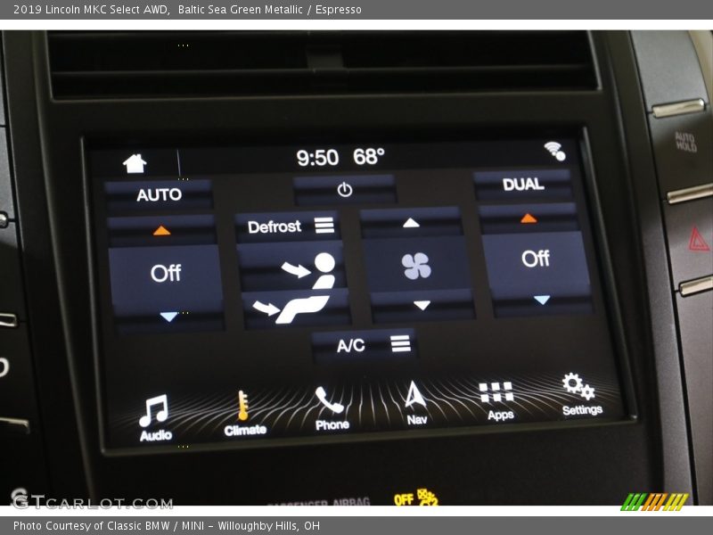 Controls of 2019 MKC Select AWD