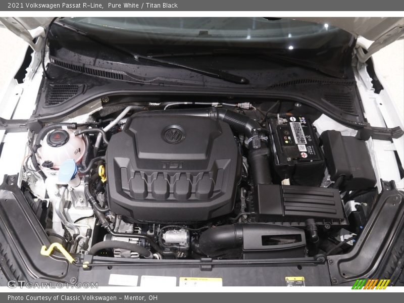 Pure White / Titan Black 2021 Volkswagen Passat R-Line