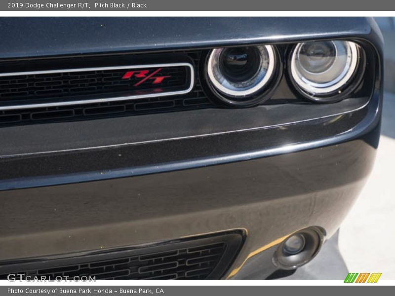 Pitch Black / Black 2019 Dodge Challenger R/T