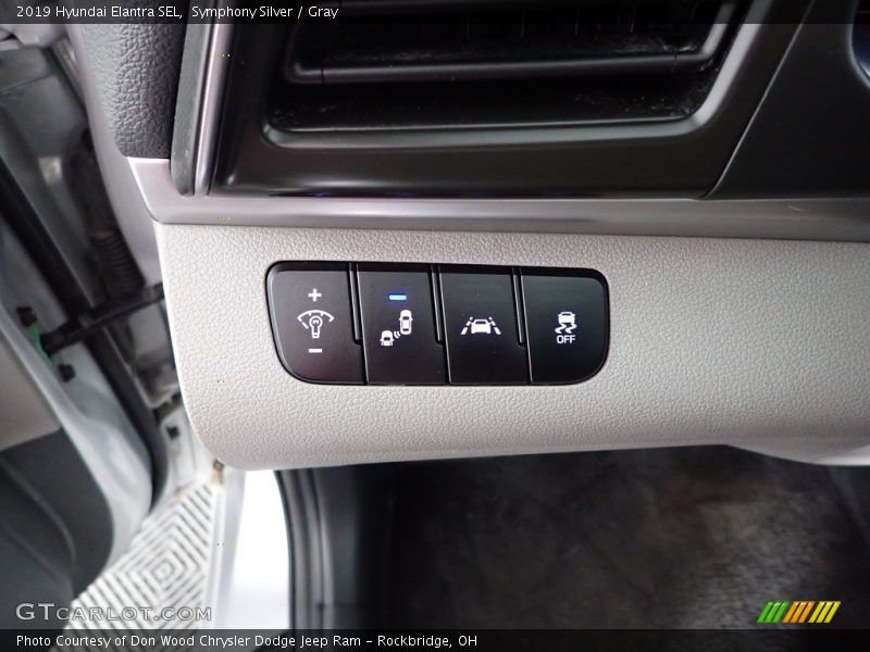 Symphony Silver / Gray 2019 Hyundai Elantra SEL