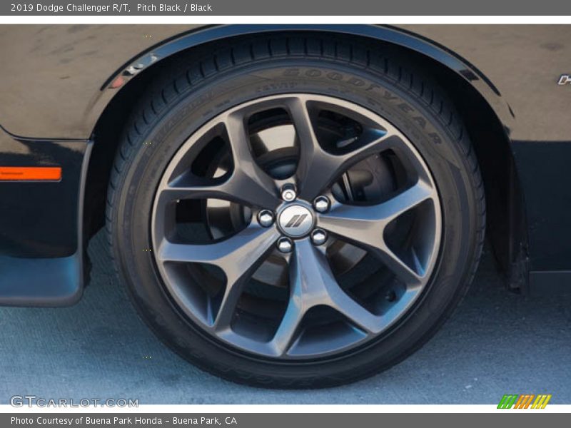 Pitch Black / Black 2019 Dodge Challenger R/T