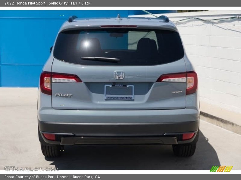 Sonic Gray Pearl / Black 2022 Honda Pilot Sport