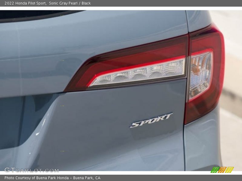 Sonic Gray Pearl / Black 2022 Honda Pilot Sport