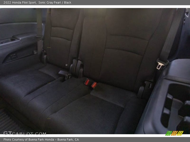 Sonic Gray Pearl / Black 2022 Honda Pilot Sport