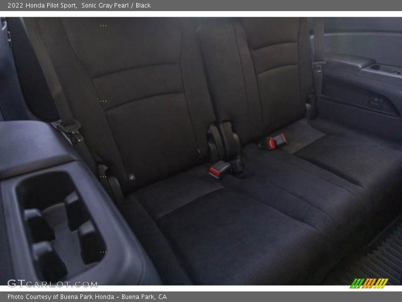 Sonic Gray Pearl / Black 2022 Honda Pilot Sport