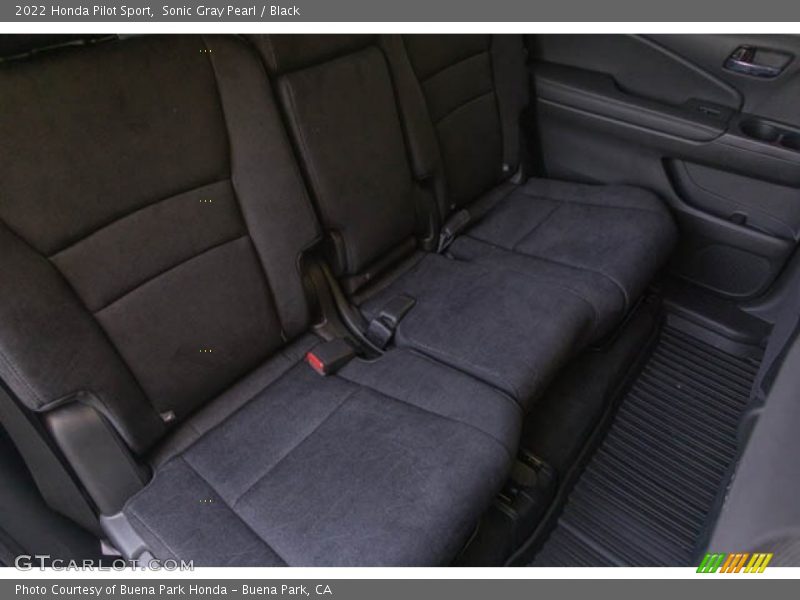 Sonic Gray Pearl / Black 2022 Honda Pilot Sport