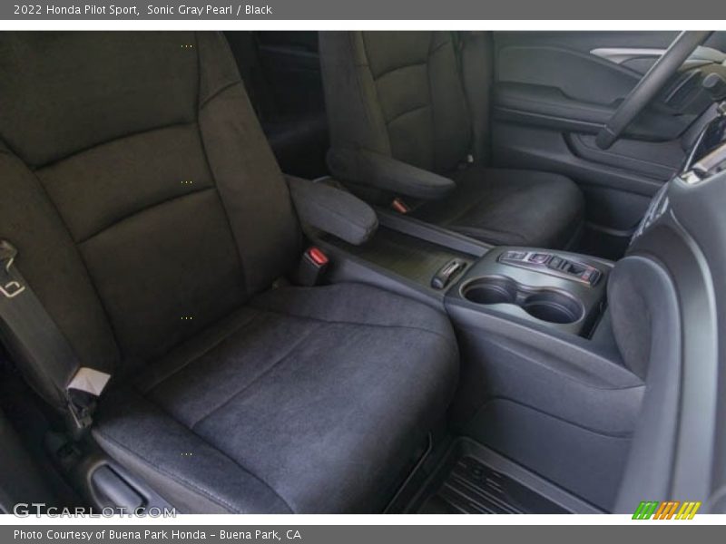 Sonic Gray Pearl / Black 2022 Honda Pilot Sport