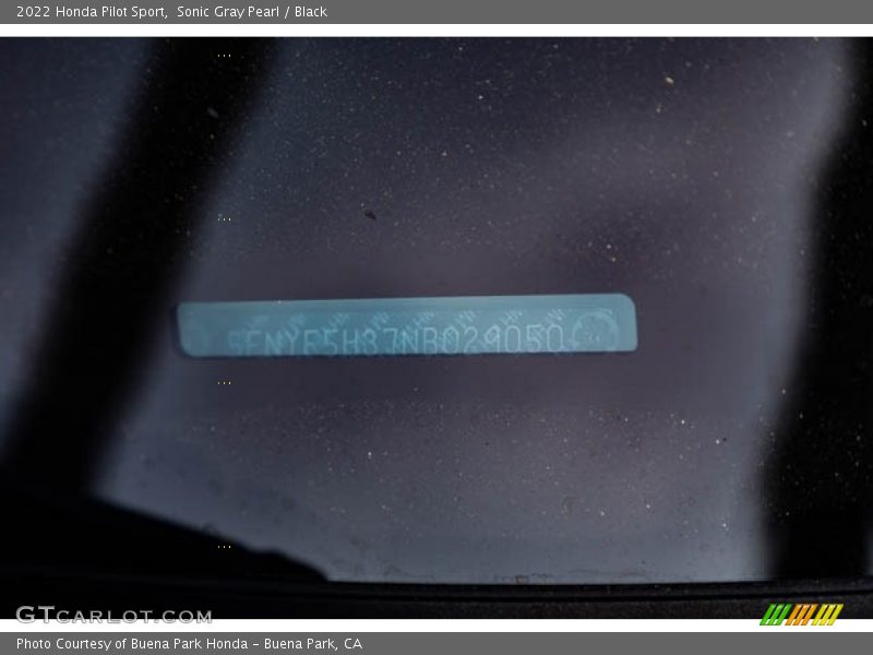 Sonic Gray Pearl / Black 2022 Honda Pilot Sport