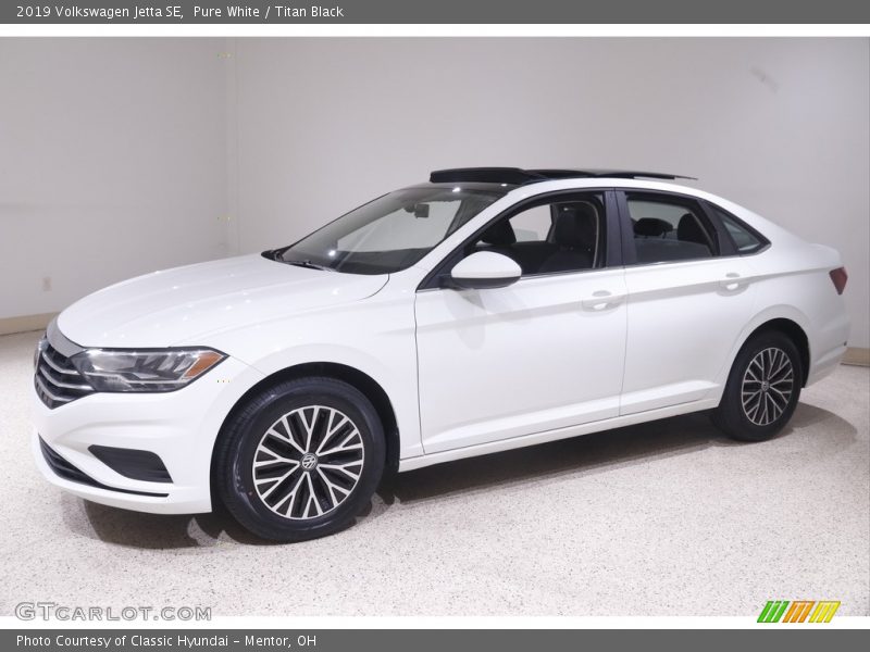 Pure White / Titan Black 2019 Volkswagen Jetta SE