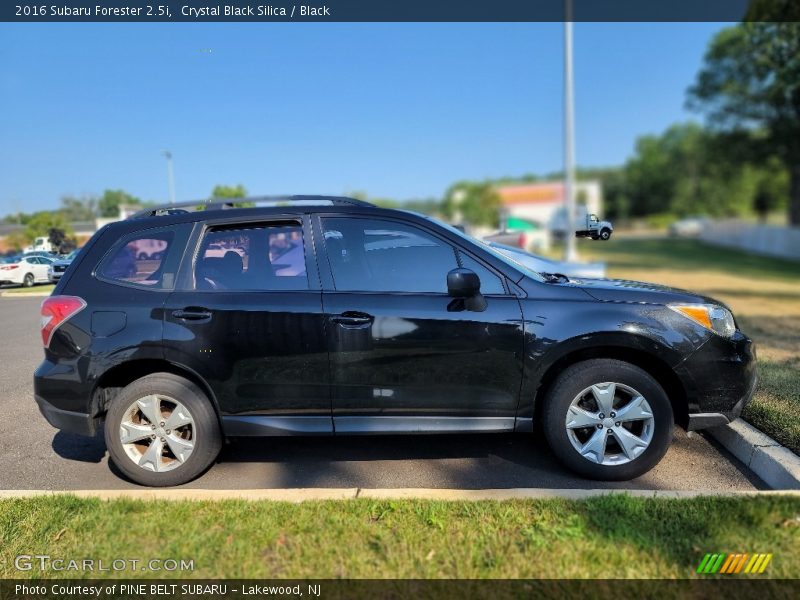 Crystal Black Silica / Black 2016 Subaru Forester 2.5i