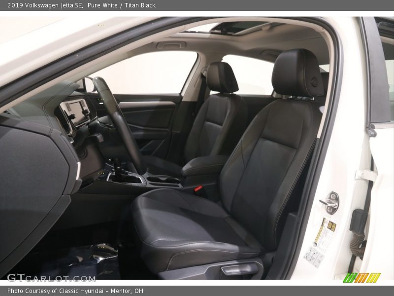Pure White / Titan Black 2019 Volkswagen Jetta SE