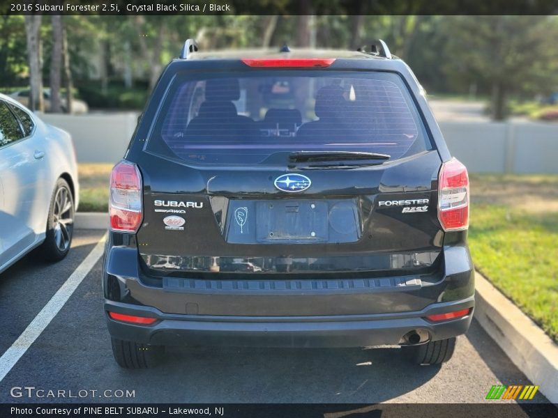 Crystal Black Silica / Black 2016 Subaru Forester 2.5i