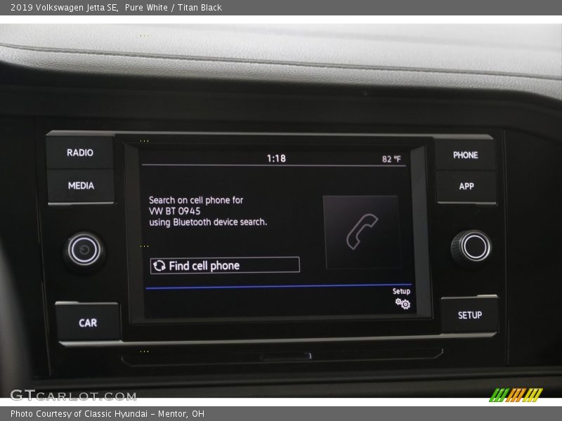 Pure White / Titan Black 2019 Volkswagen Jetta SE