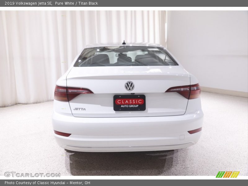 Pure White / Titan Black 2019 Volkswagen Jetta SE