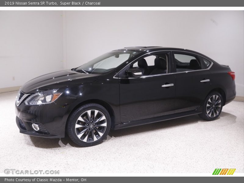 Front 3/4 View of 2019 Sentra SR Turbo