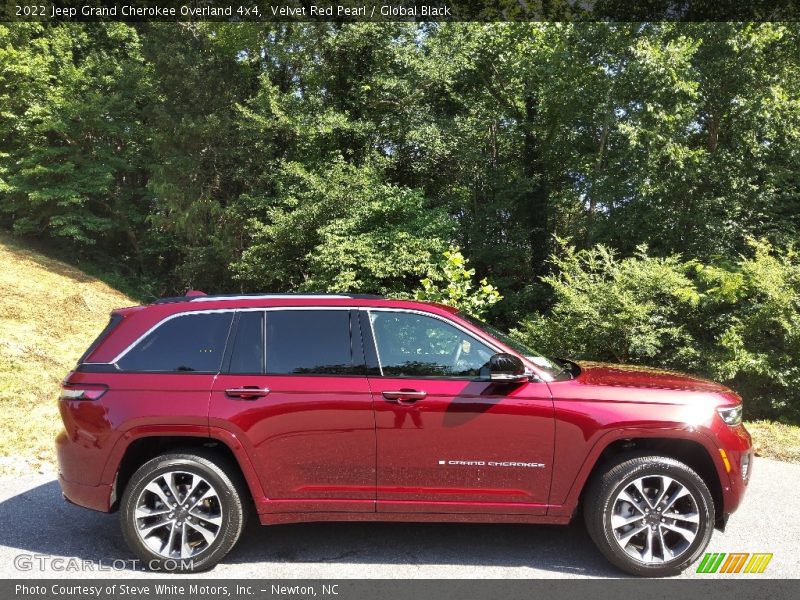 Velvet Red Pearl / Global Black 2022 Jeep Grand Cherokee Overland 4x4