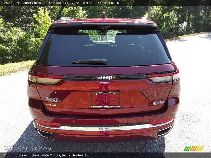 Velvet Red Pearl / Global Black 2022 Jeep Grand Cherokee Overland 4x4