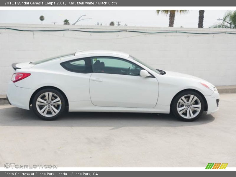 Karussell White / Black Cloth 2011 Hyundai Genesis Coupe 2.0T