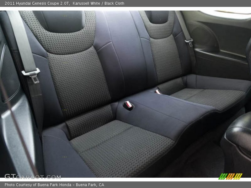 Karussell White / Black Cloth 2011 Hyundai Genesis Coupe 2.0T